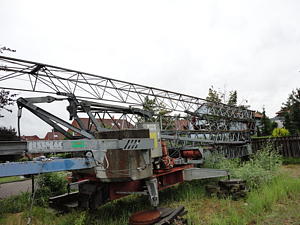 Baukräne und Aufzüge