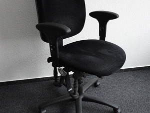 Büromöbeln aus Büroauflösung