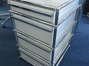 USM-Haller Design Büromöbel aus Büroauflösung